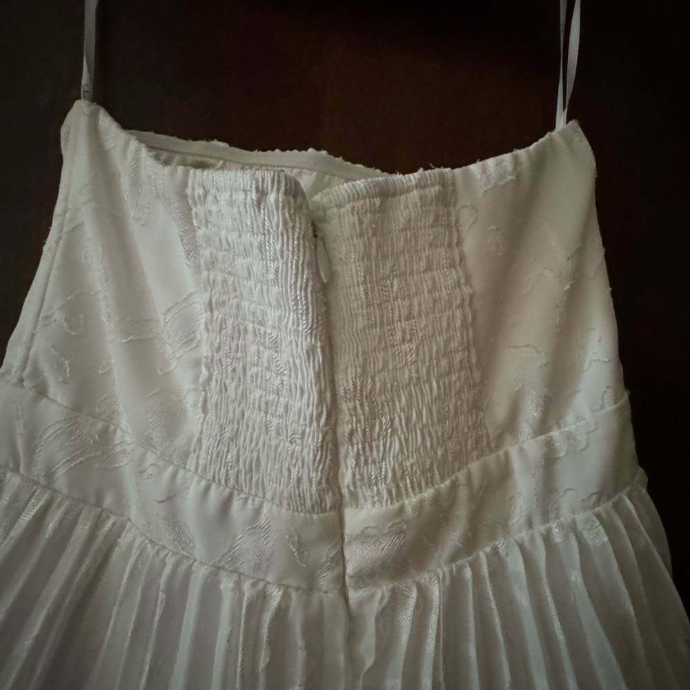Elegant Strapless White Dress - Picture 5 of 7